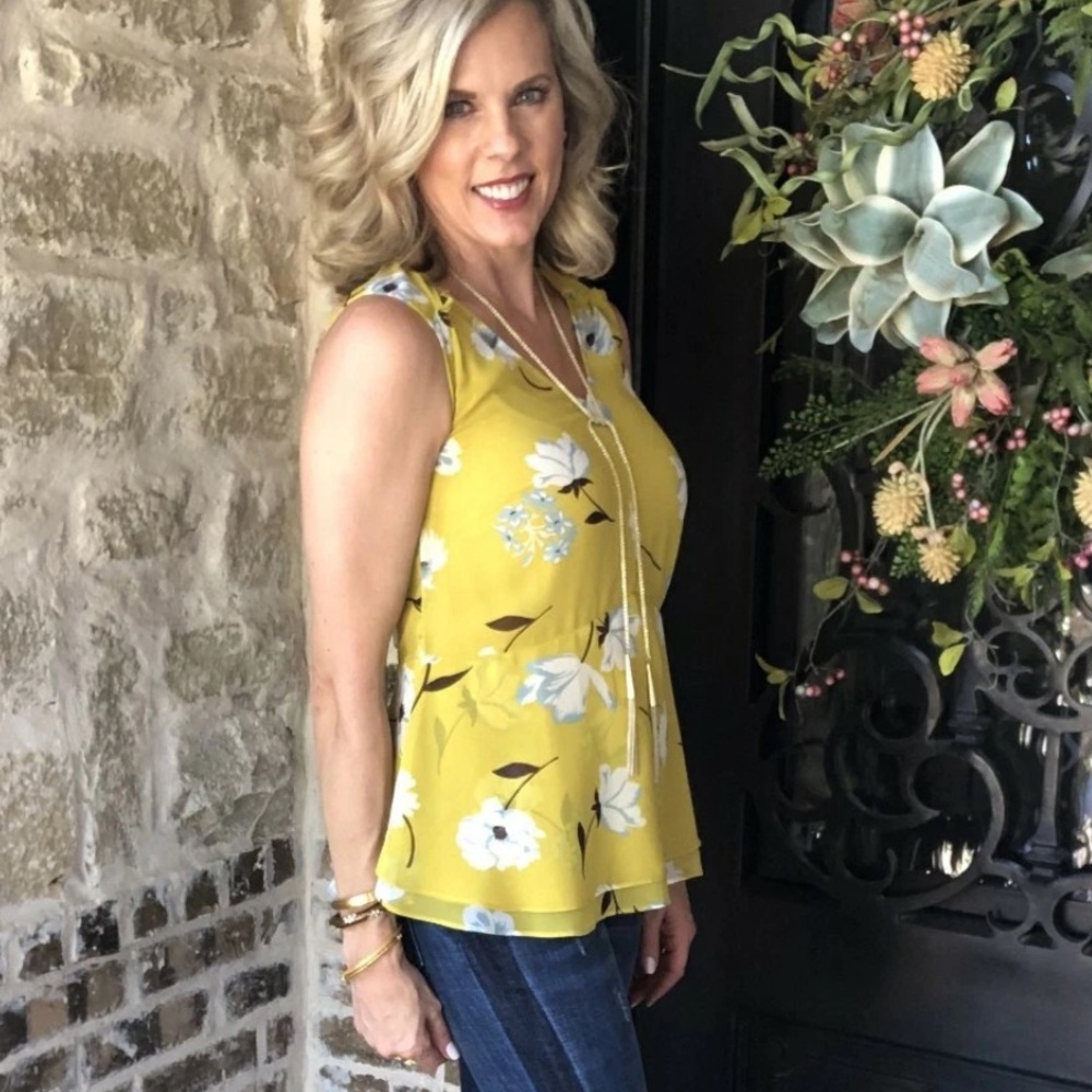 CAbi Dazzle Top #3782 Size S Flower Yellow Blouse 2 piece